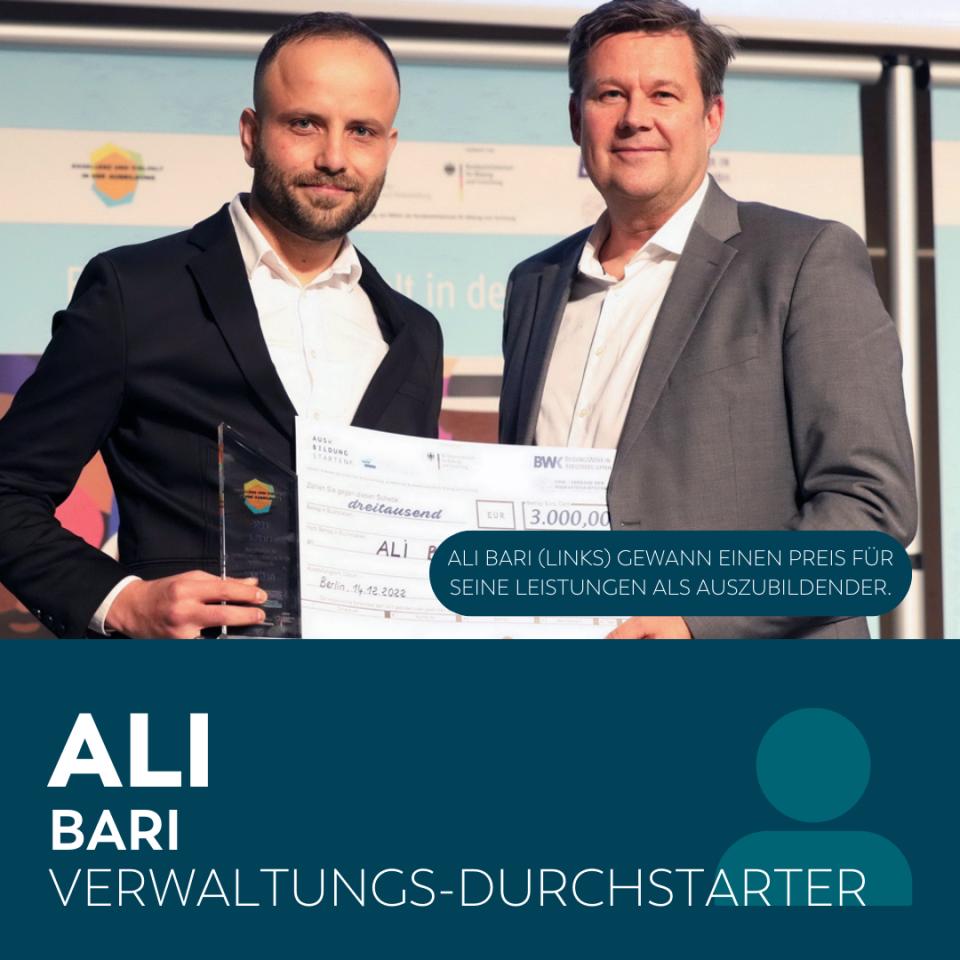 Ali Bari links bei der Auszeichnungsveranstaltung